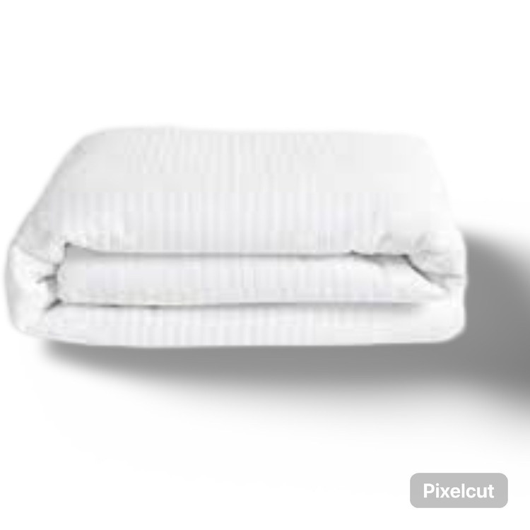 محافظ تشکی که معرفی میکنیم طراحی شده تا تشک شما رو در برابر رطوبت، لکهها و حساسیتهای پوستی کاملاً ایمن نگه داره. با بافت نرم و قابل شستشو، تجربه یک خواب آرام و تخت همیشهتمیز رو براتون فراهم